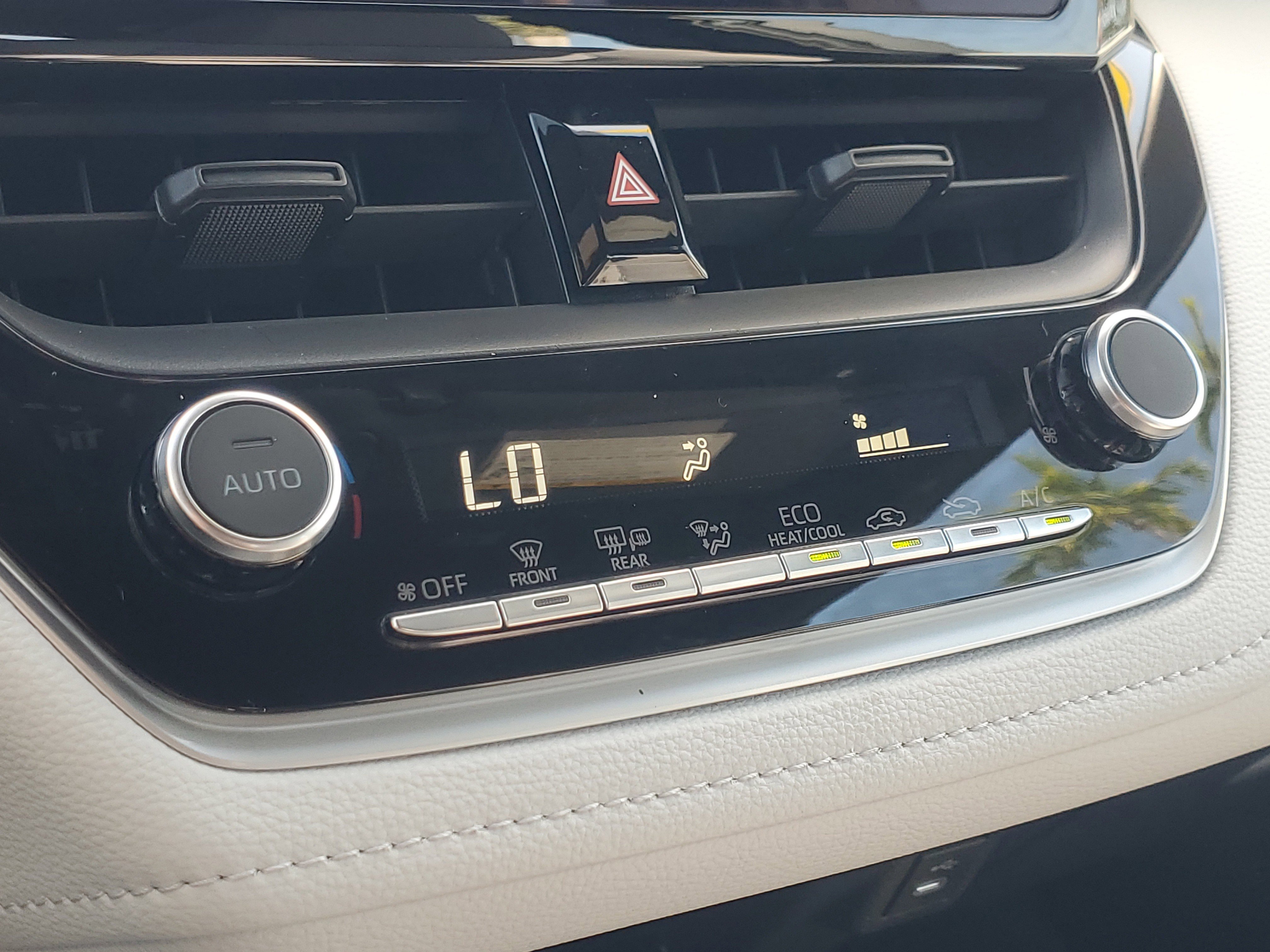 Certified 2024 Toyota Corolla SE image 28