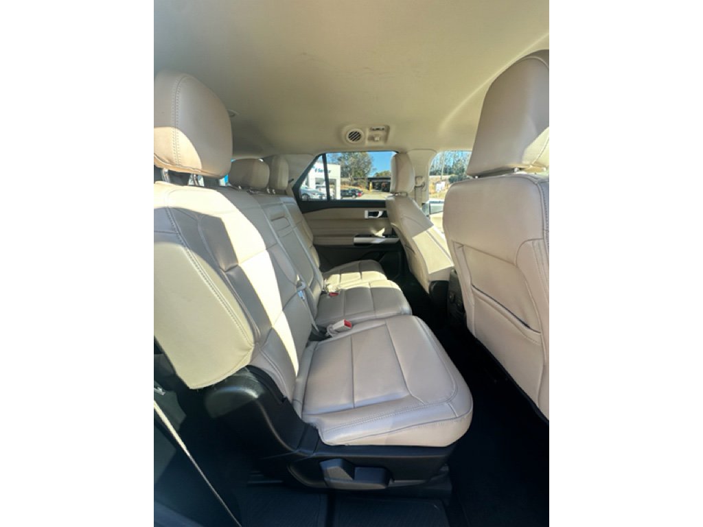 Used 2024 Ford Explorer XLT w/ Equipment Group 202A image 16