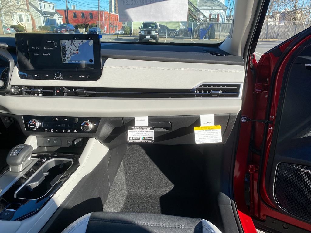 New 2026 Mitsubishi Outlander SE image 28