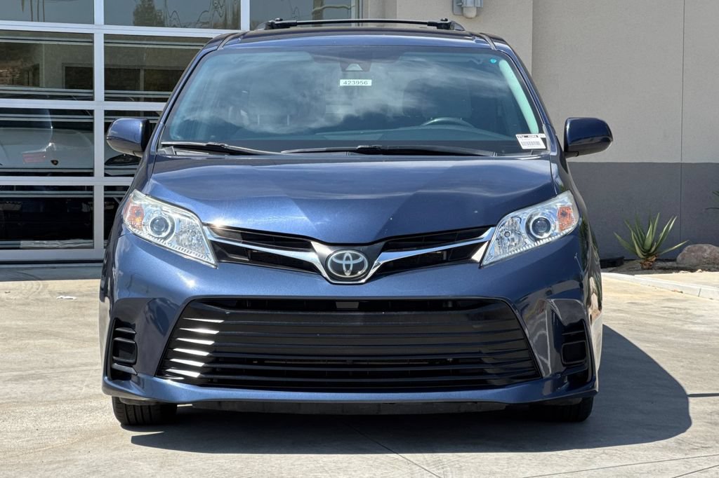 Used 2020 Toyota Sienna LE w/ LE Preferred Package FWD image 11