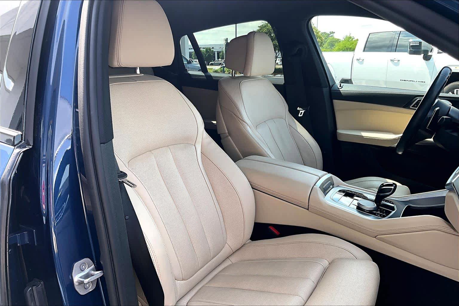 Used 2022 BMW X6 xDrive40i w/ M Sport Package AWD/4WD image 8