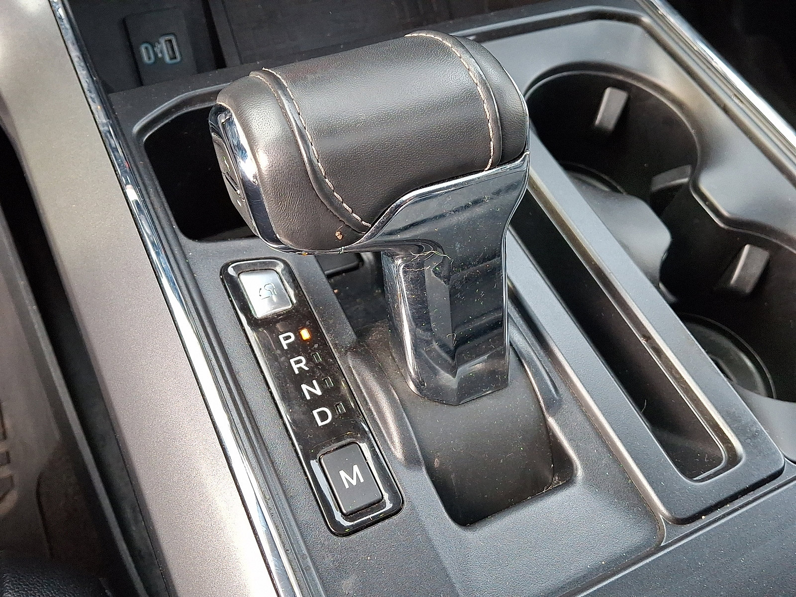 Certified 2022 Ford F150 Lariat w/ Equipment Group 502A High image 16