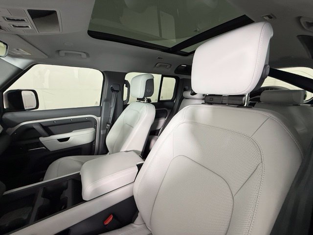 New 2026 Land Rover Defender 110 X-Dynamic SE AWD/4WD image 11