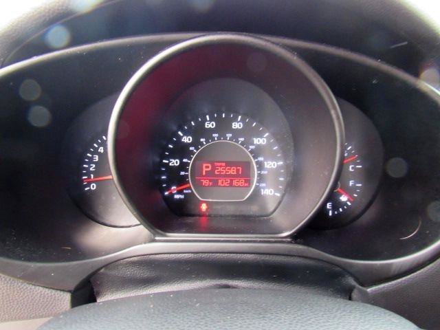 Used 2016 Kia Soul + FWD image 16