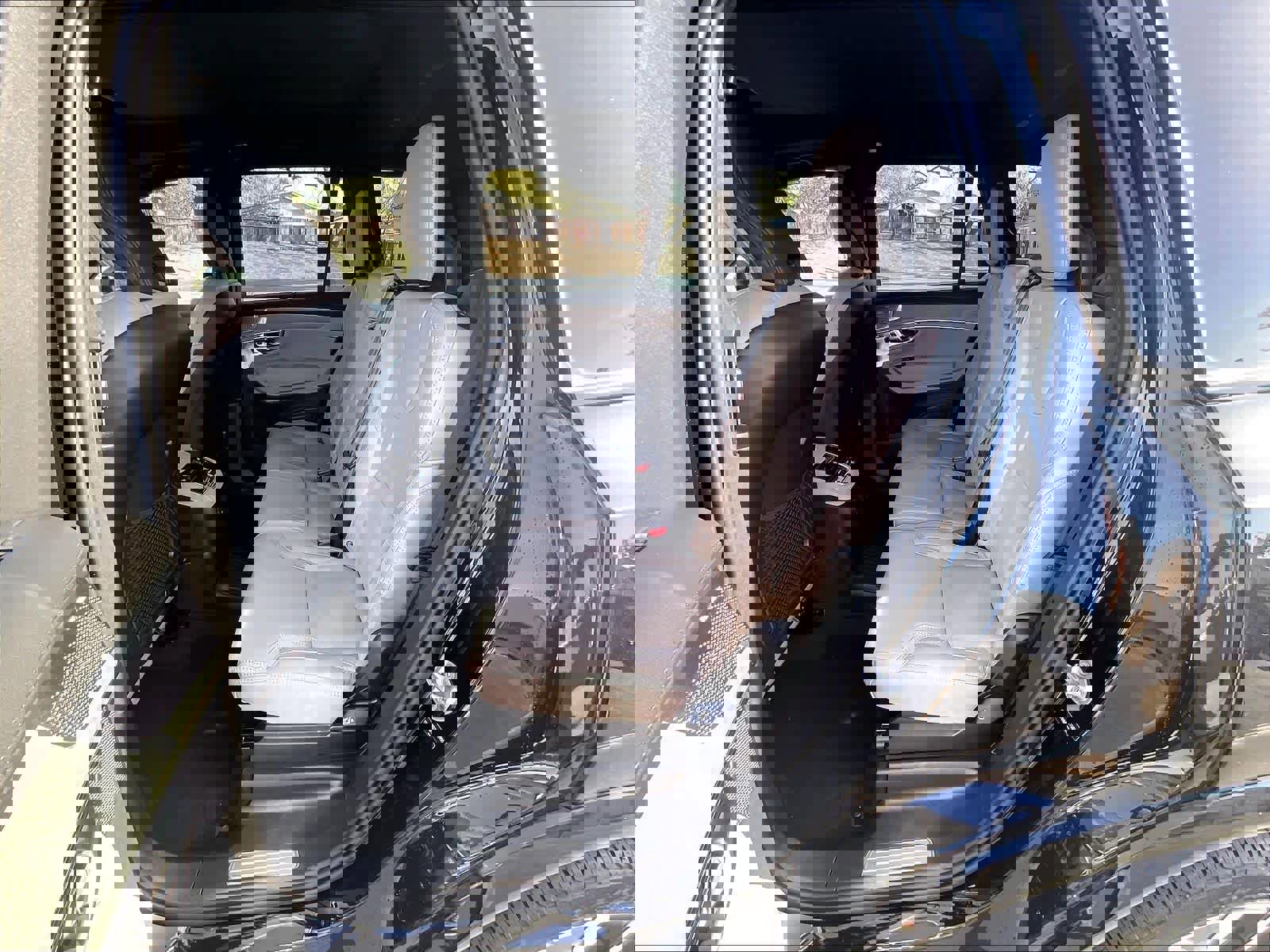 New 2026 Volvo XC90 T8 Ultra w/ Lounge Package image 12