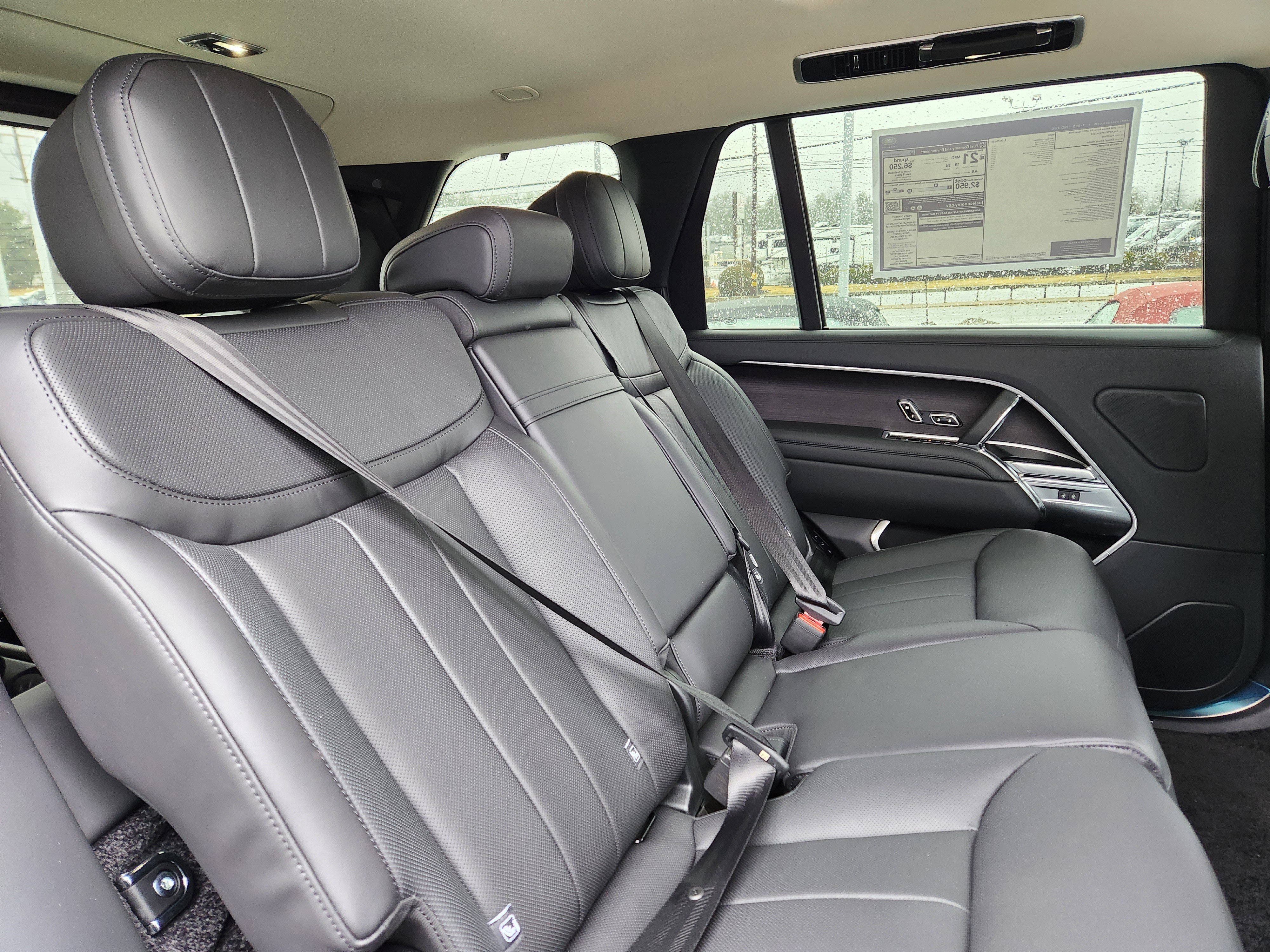 New 2026 Land Rover Range Rover Long Wheelbase SE image 11