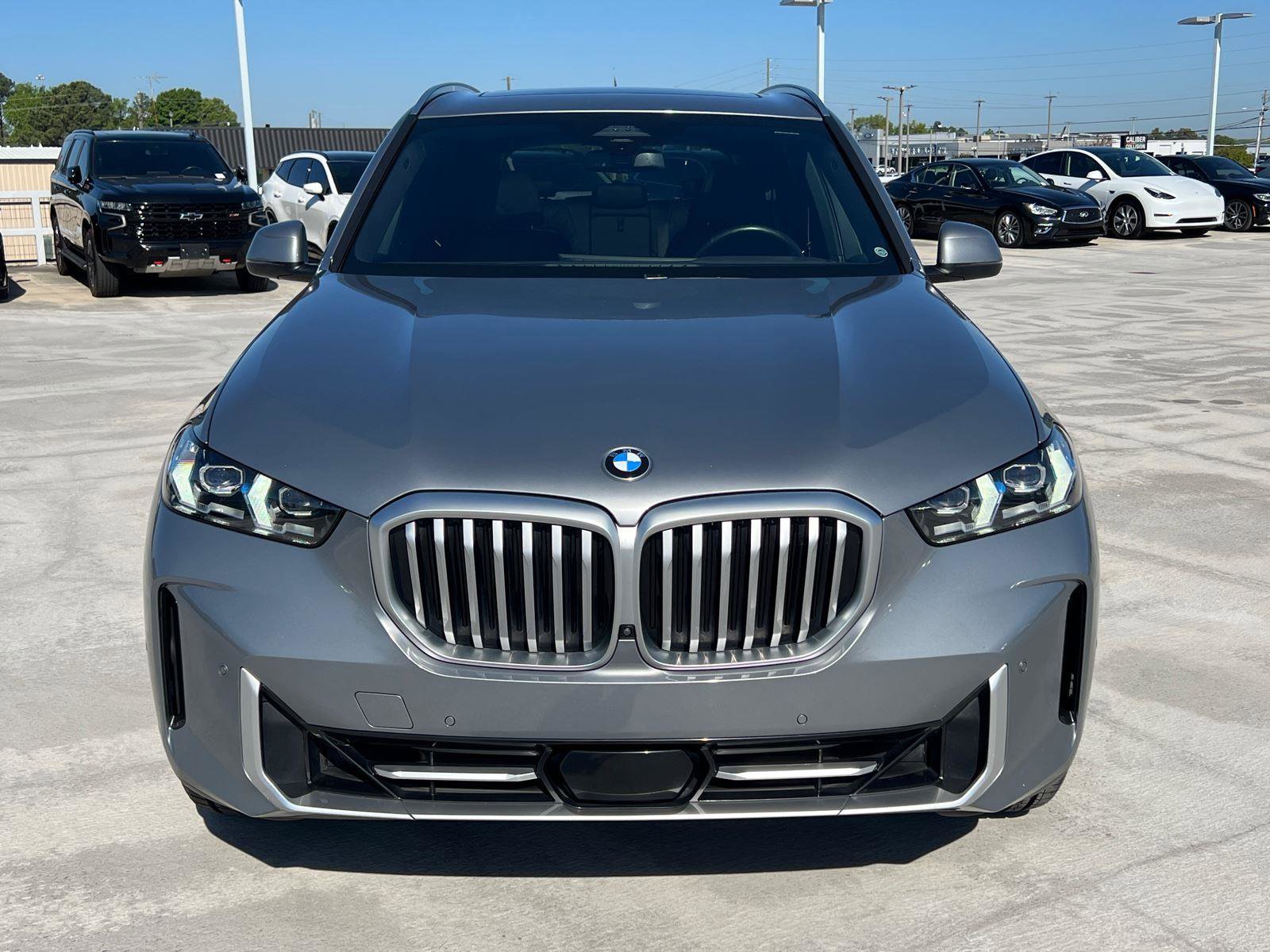 Used 2024 BMW X5 sDrive40i w/ Premium Package RWD image 2