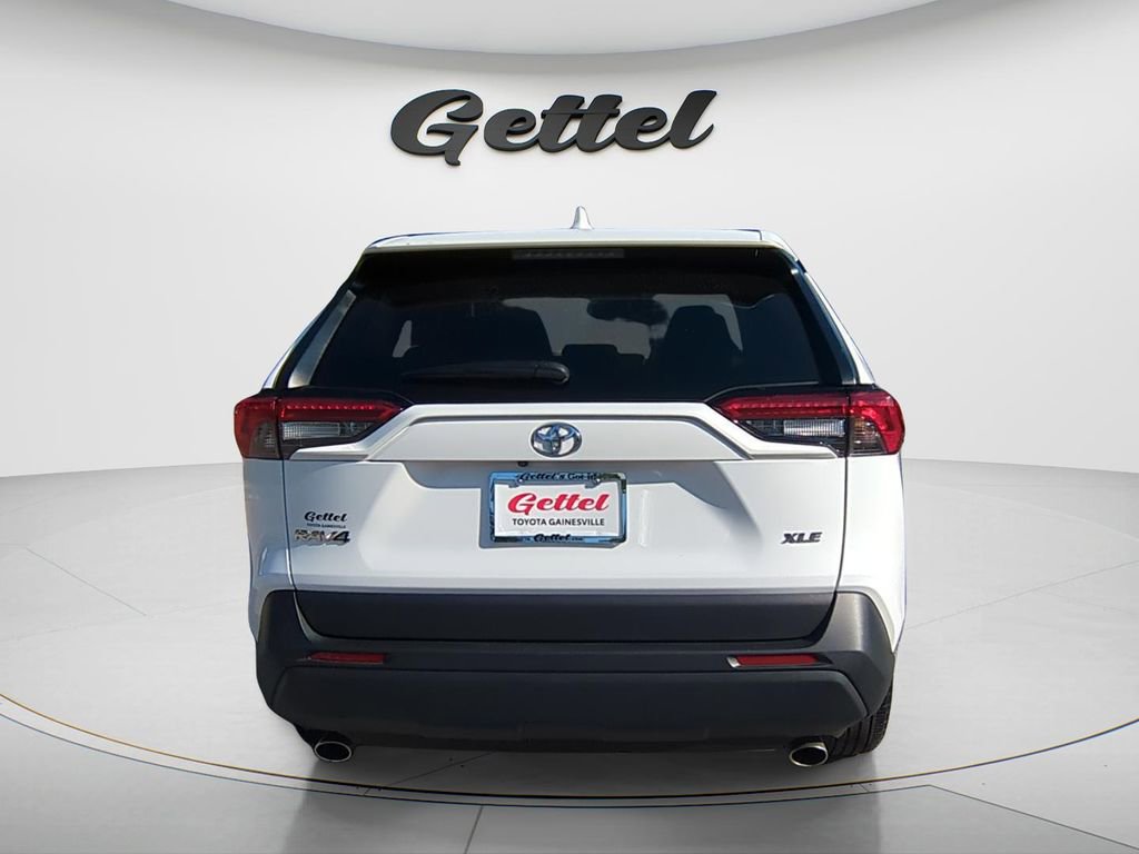 Used 2024 Toyota RAV4 XLE FWD image 5