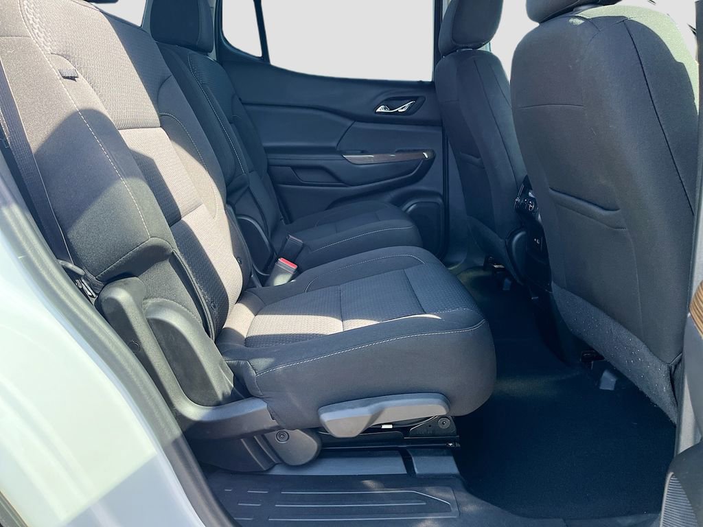 Used 2022 GMC Acadia SLE image 26
