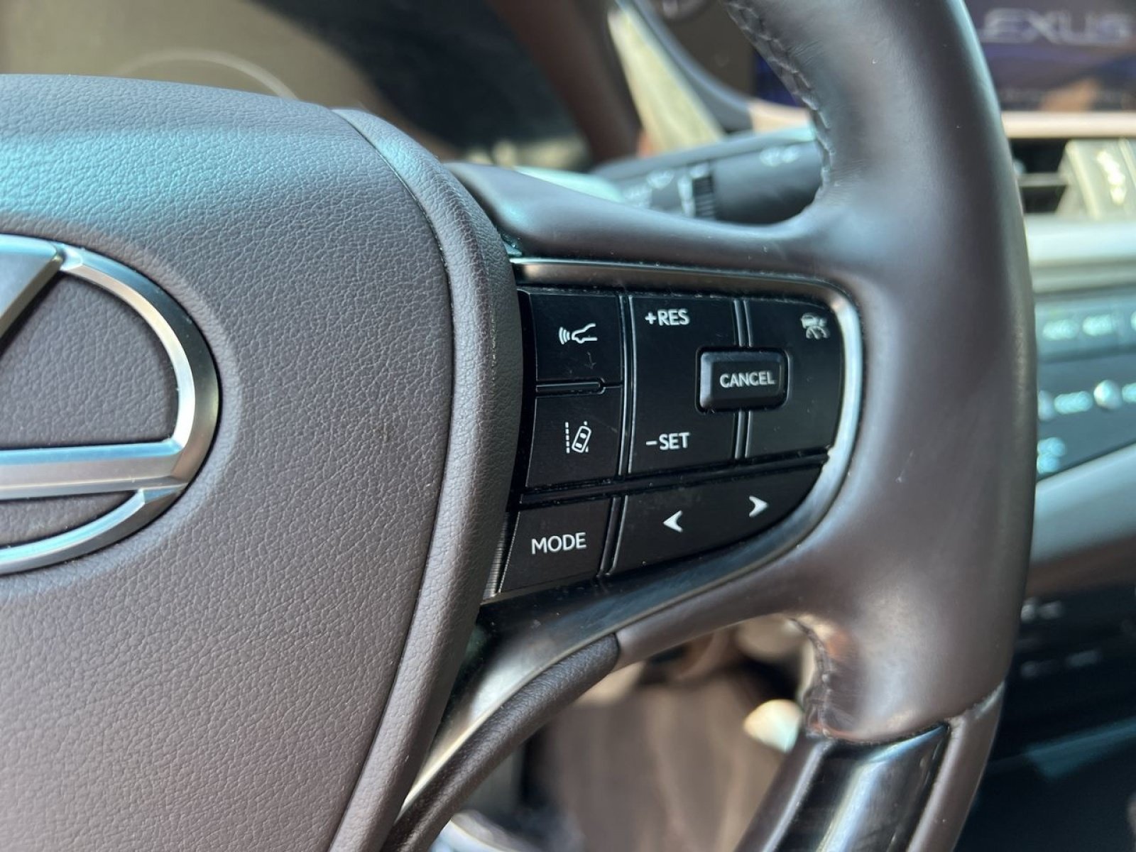 Used 2021 Lexus ES 250 w/ Premium Package AWD/4WD image 30