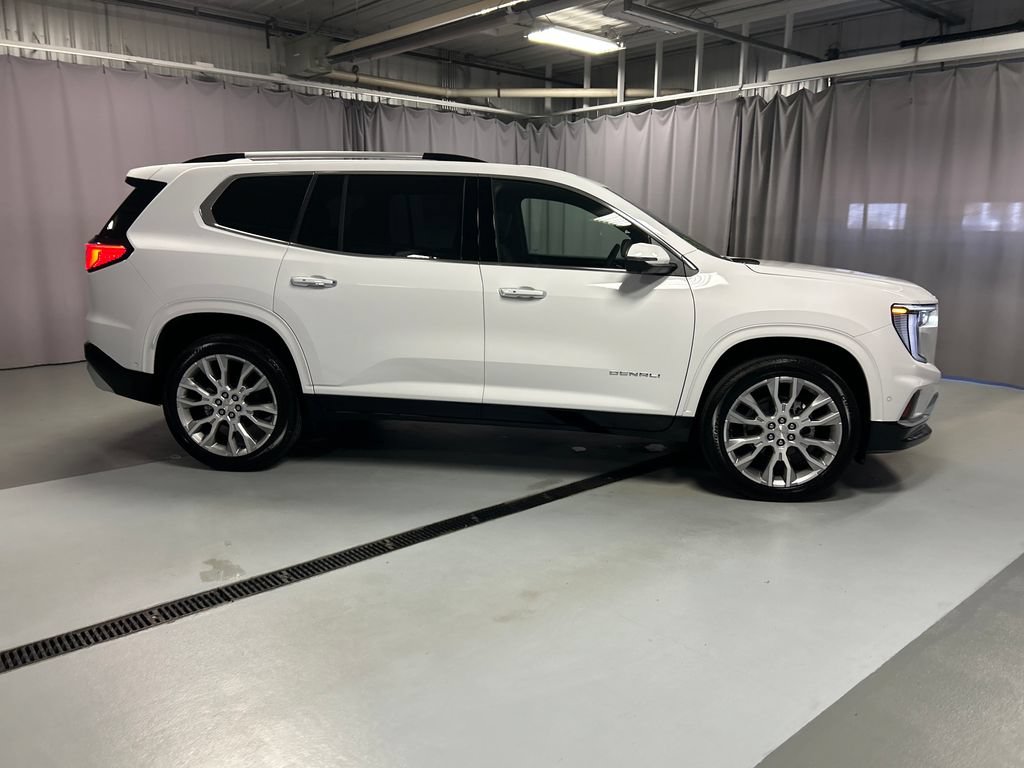 New 2027 GMC Acadia Denali w/ Denali Reserve Package AWD/4WD image 8