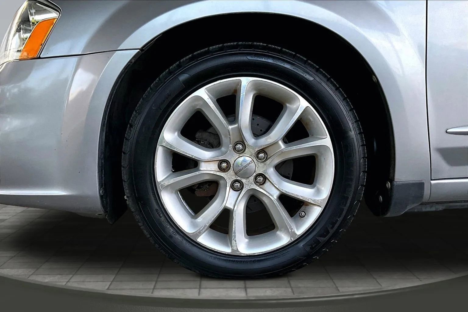 Used 2013 Dodge Avenger R/T FWD image 29