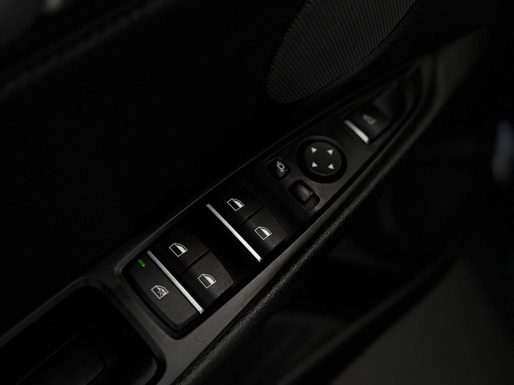 Used 2017 BMW X5 xDrive40e image 18