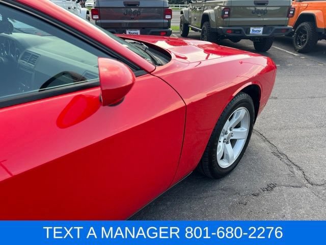 Used 2014 Dodge Challenger SXT RWD image 7