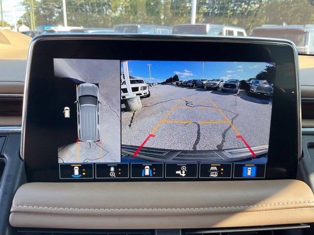 Used 2021 Chevrolet Suburban Premier w/ Premium Package AWD/4WD image 15