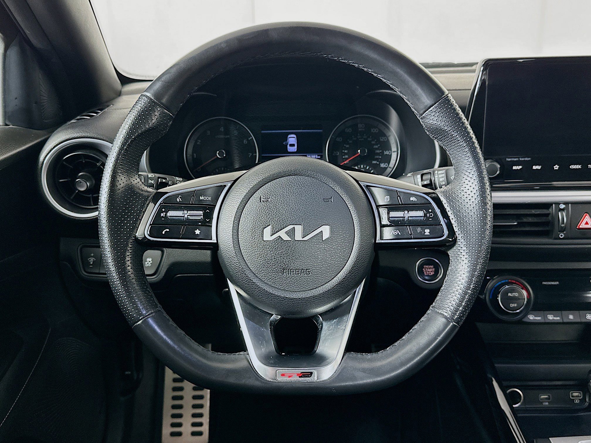 Used 2023 Kia Forte GT-Line w/ GT-Line Premium Package image 18