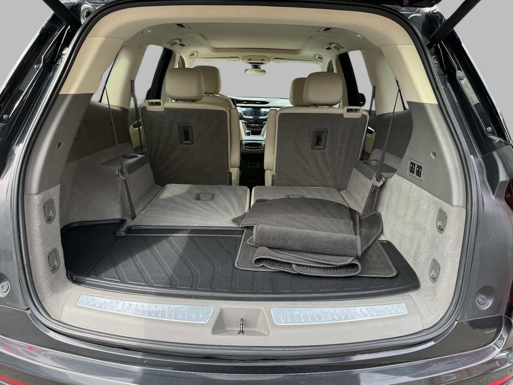 Used 2020 Cadillac XT6 Premium Luxury FWD image 17