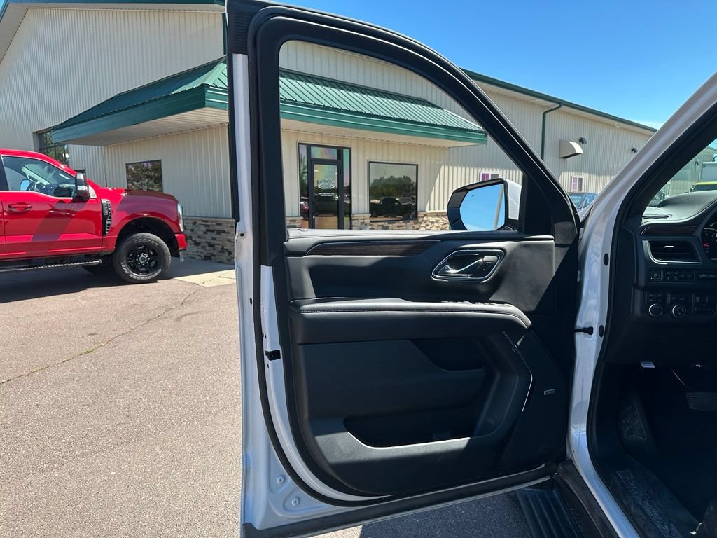Used 2021 Chevrolet Tahoe High Country w/ Premium Package AWD/4WD image 11