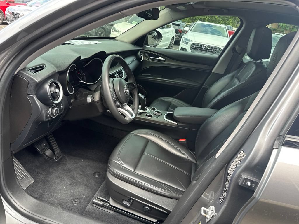 Used 2021 Alfa Romeo Stelvio Ti w/ Nero Edizione AWD/4WD image 27
