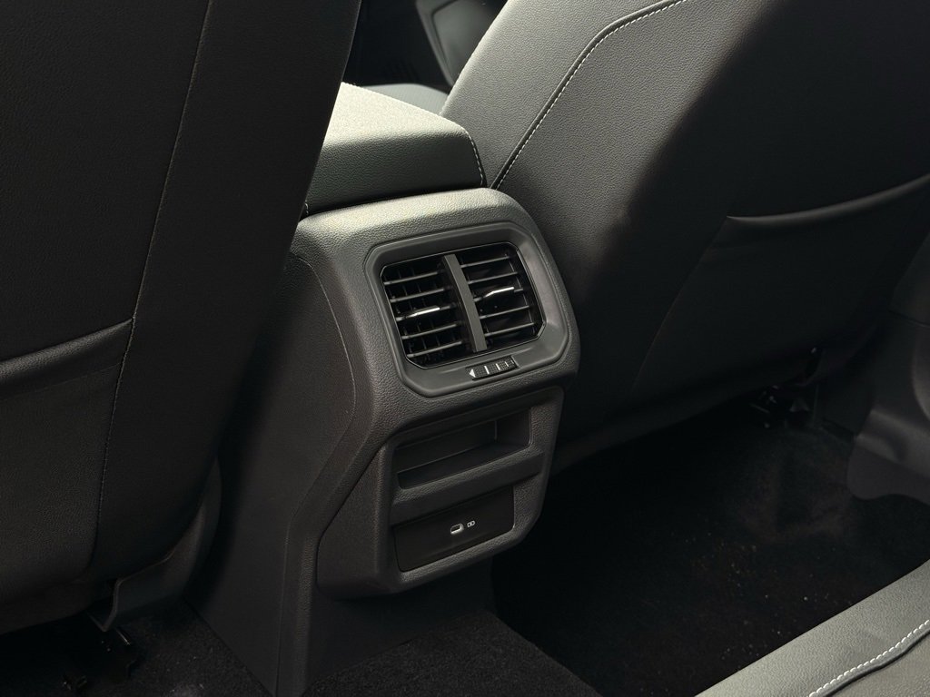 New 2025 Volkswagen Taos SEL image 25