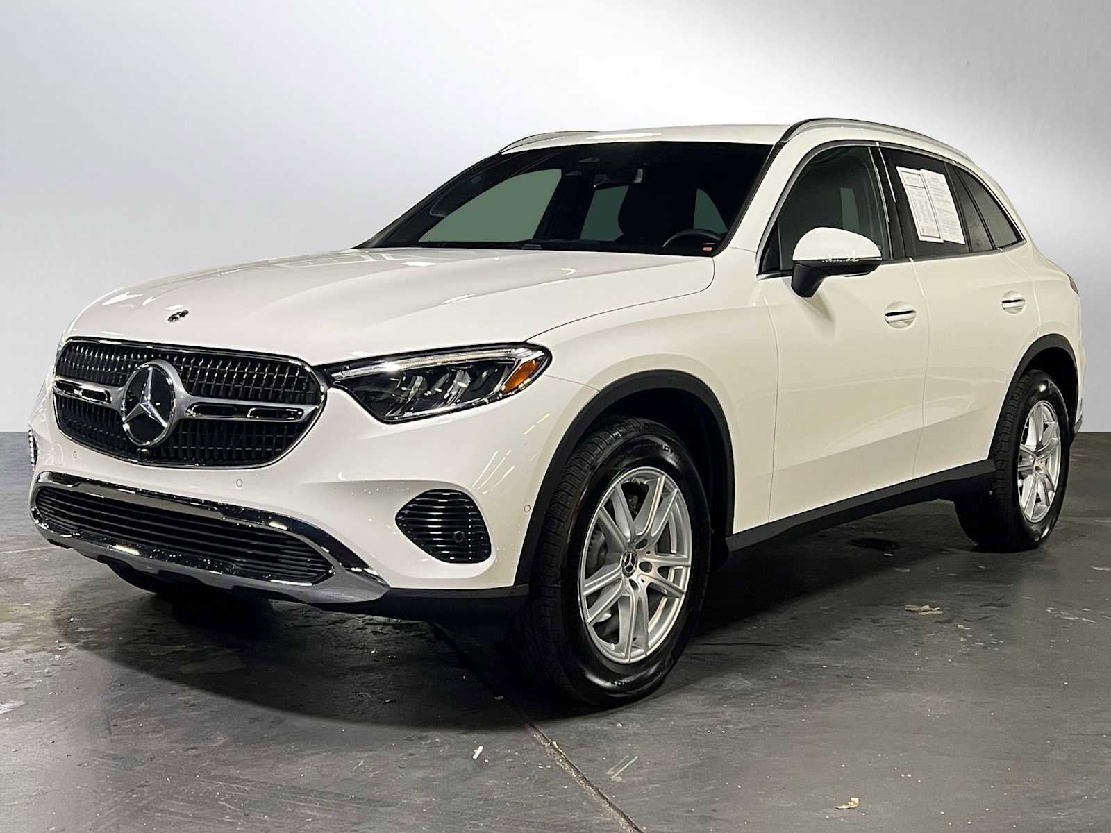 Certified 2025 Mercedes-Benz GLC 300 4MATIC image 8