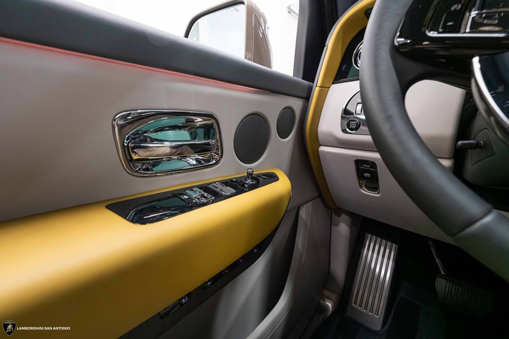 Used 2025 Rolls-Royce Cullinan w/ Dynamic Package image 51