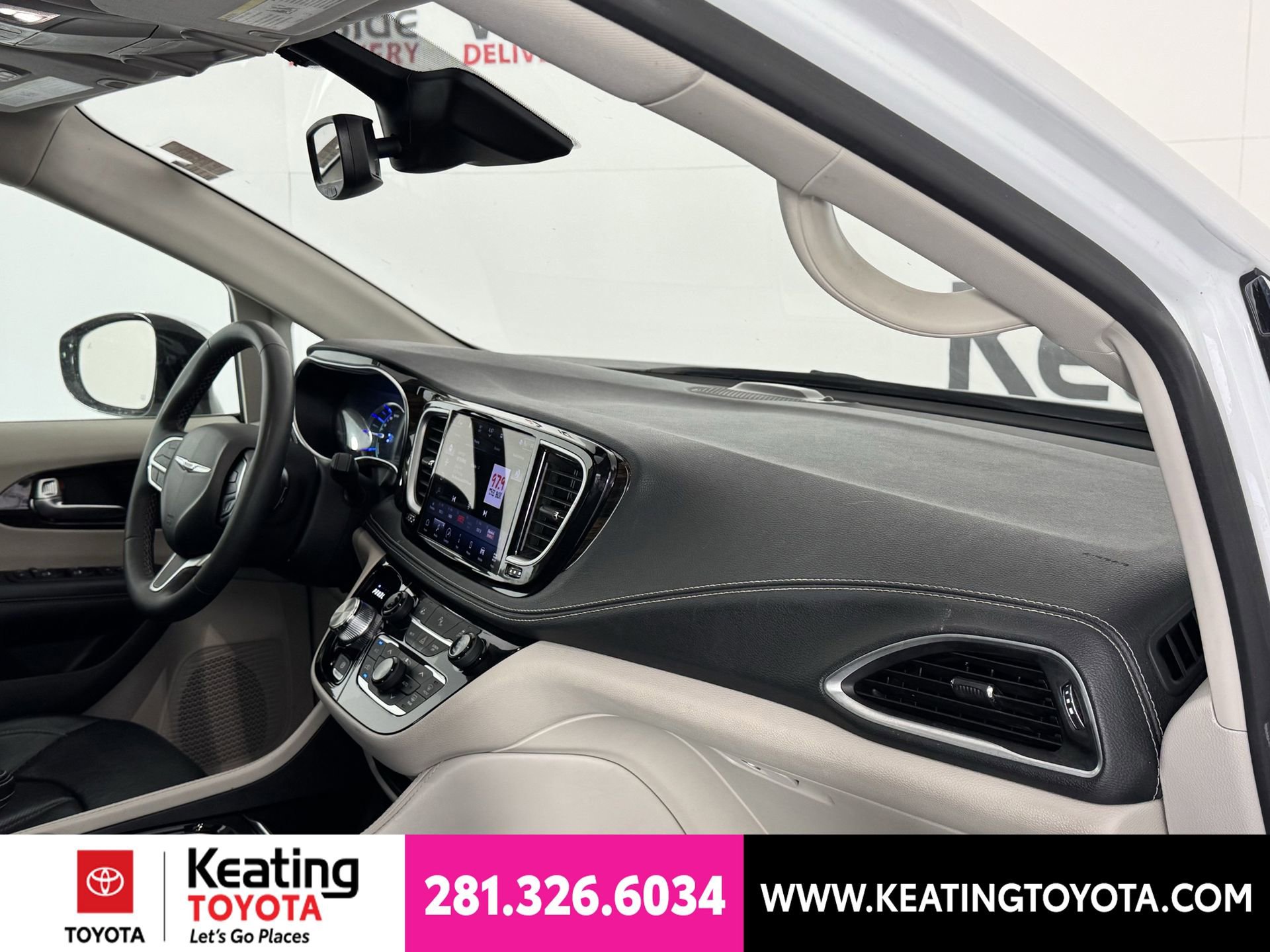 Used 2023 Chrysler Pacifica Limited FWD image 22