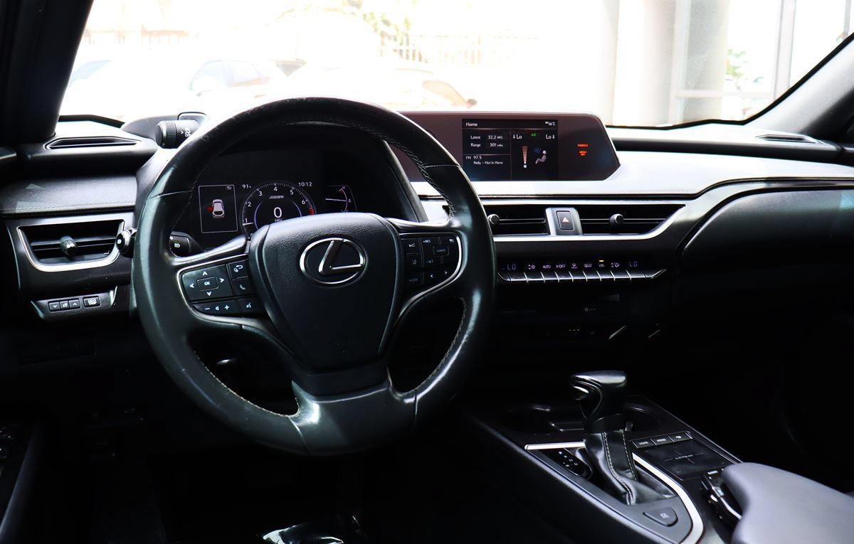 Used 2019 Lexus UX 200 w/ Premium Package FWD image 36