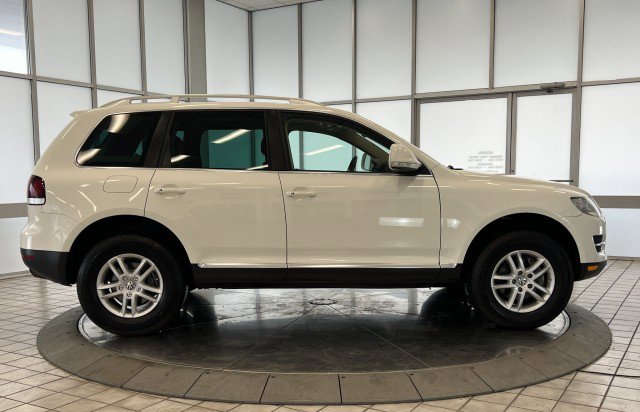 Used 2009 Volkswagen Touareg VR6 image 8