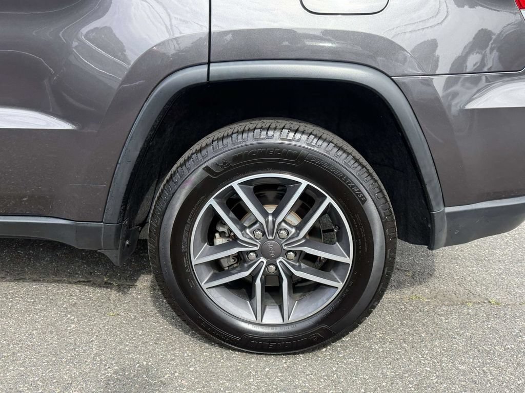 Used 2019 Jeep Grand Cherokee Limited AWD/4WD image 6