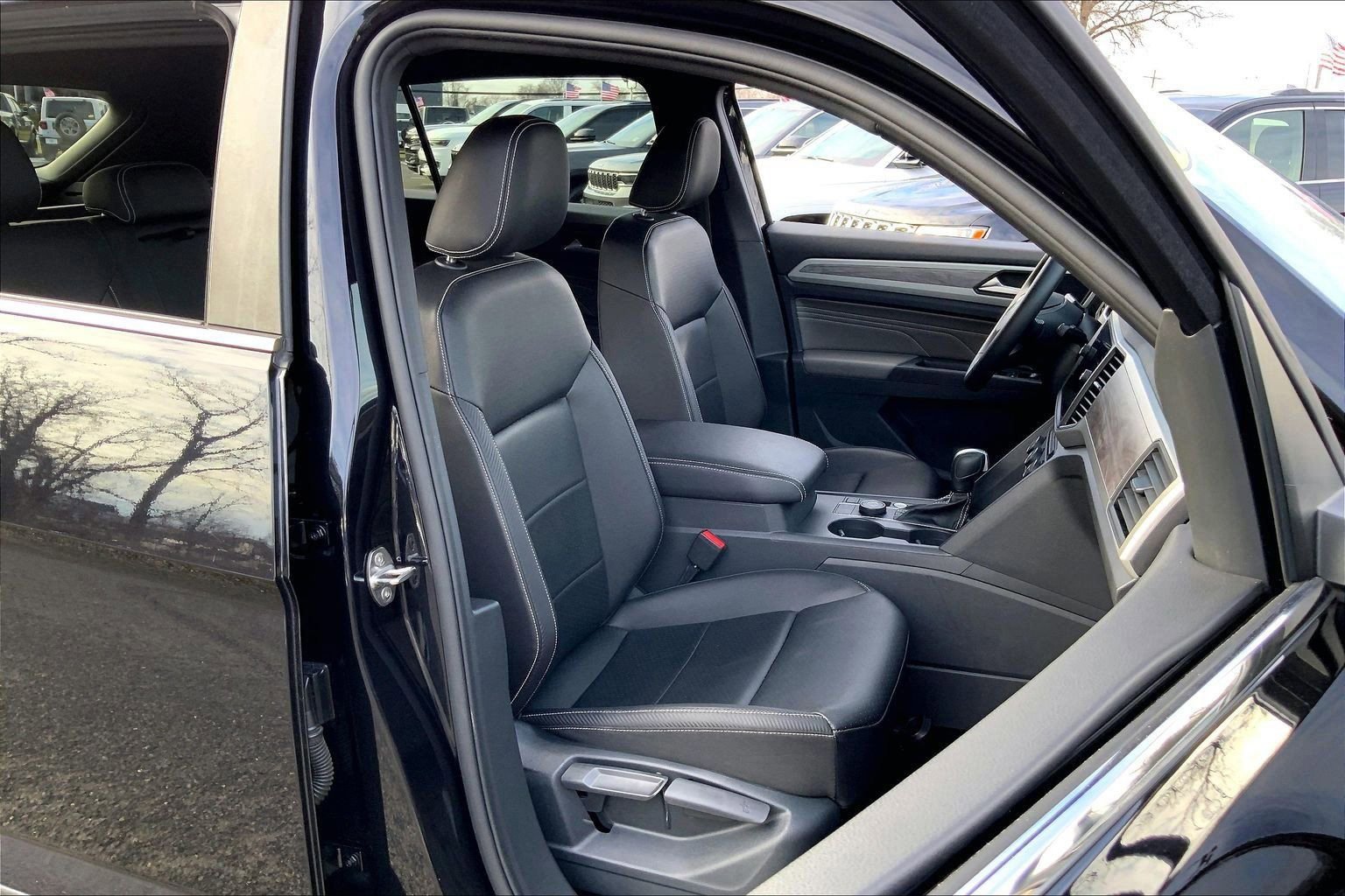 Used 2021 Volkswagen Atlas Cross Sport SE image 7