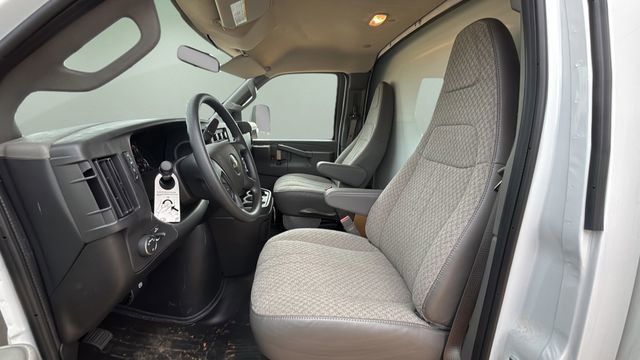 New 2024 Chevrolet Express 4500 w/ Power Convenience Package RWD image 19