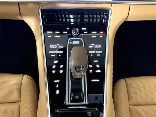 Certified 2022 Porsche Panamera image 14