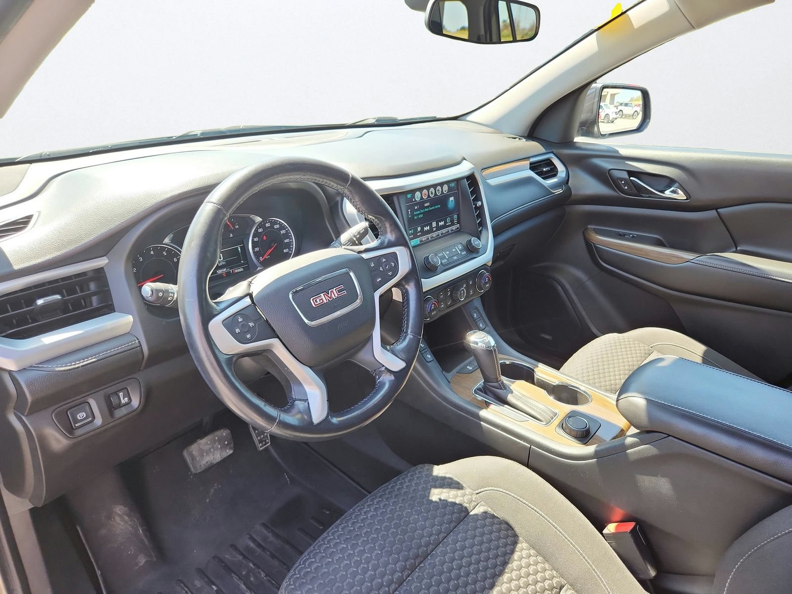 Used 2017 GMC Acadia SLE FWD image 11