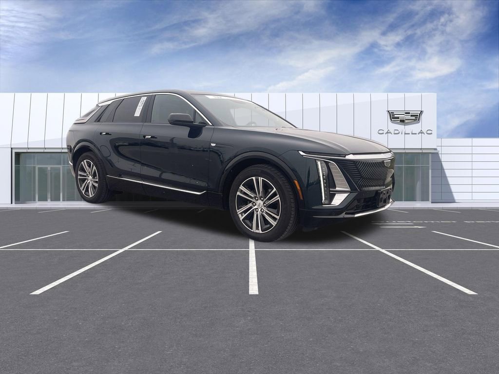Certified 2024 Cadillac Lyriq Luxury image 2