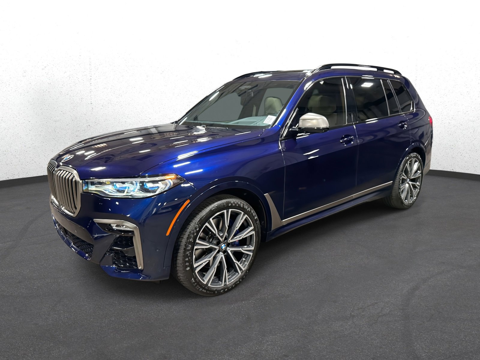 Used 2020 BMW X7 M50i image 7