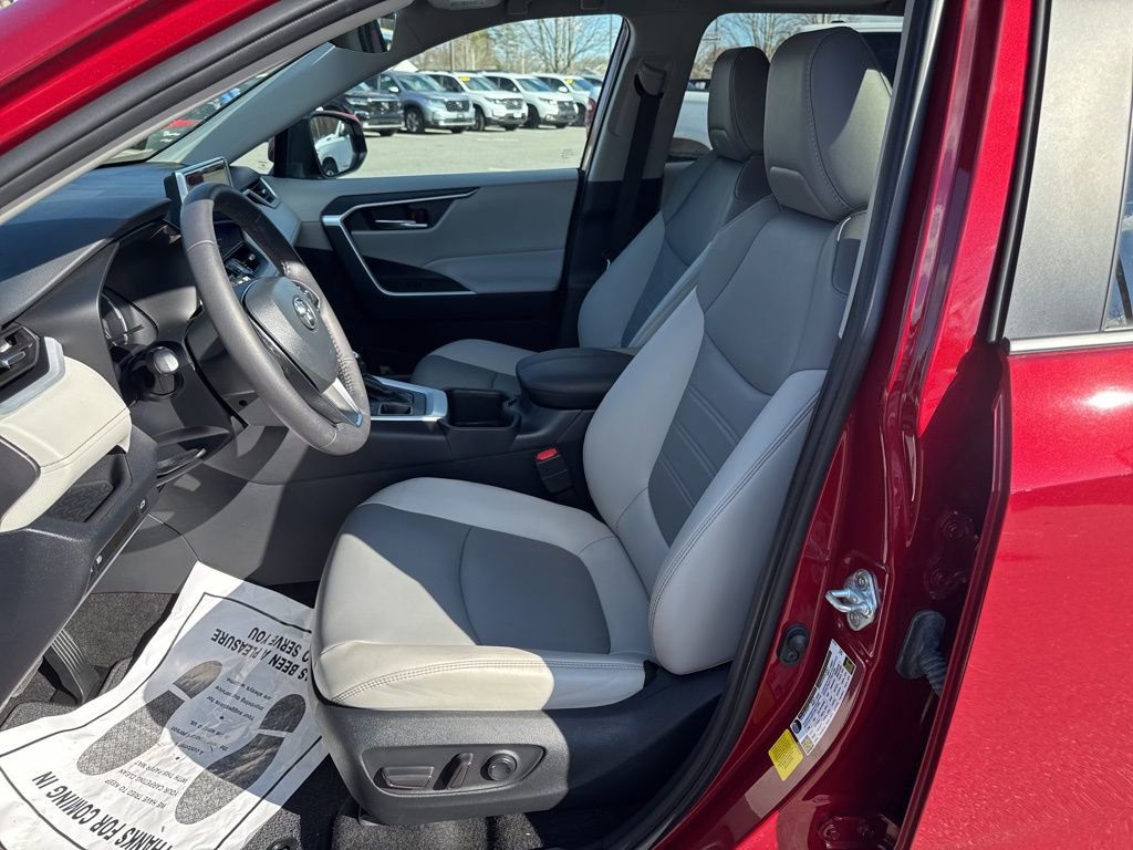 Used 2024 Toyota RAV4 XLE Premium image 22