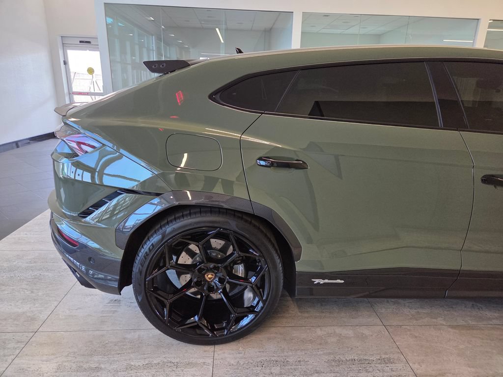 Used 2024 Lamborghini Urus Performante AWD/4WD image 11
