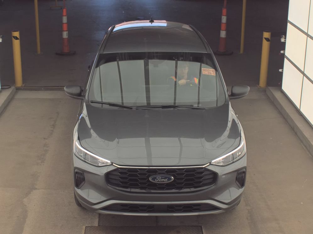 Used 2024 Ford Escape ST-Line w/ Tech Pack #1 AWD/4WD image 2