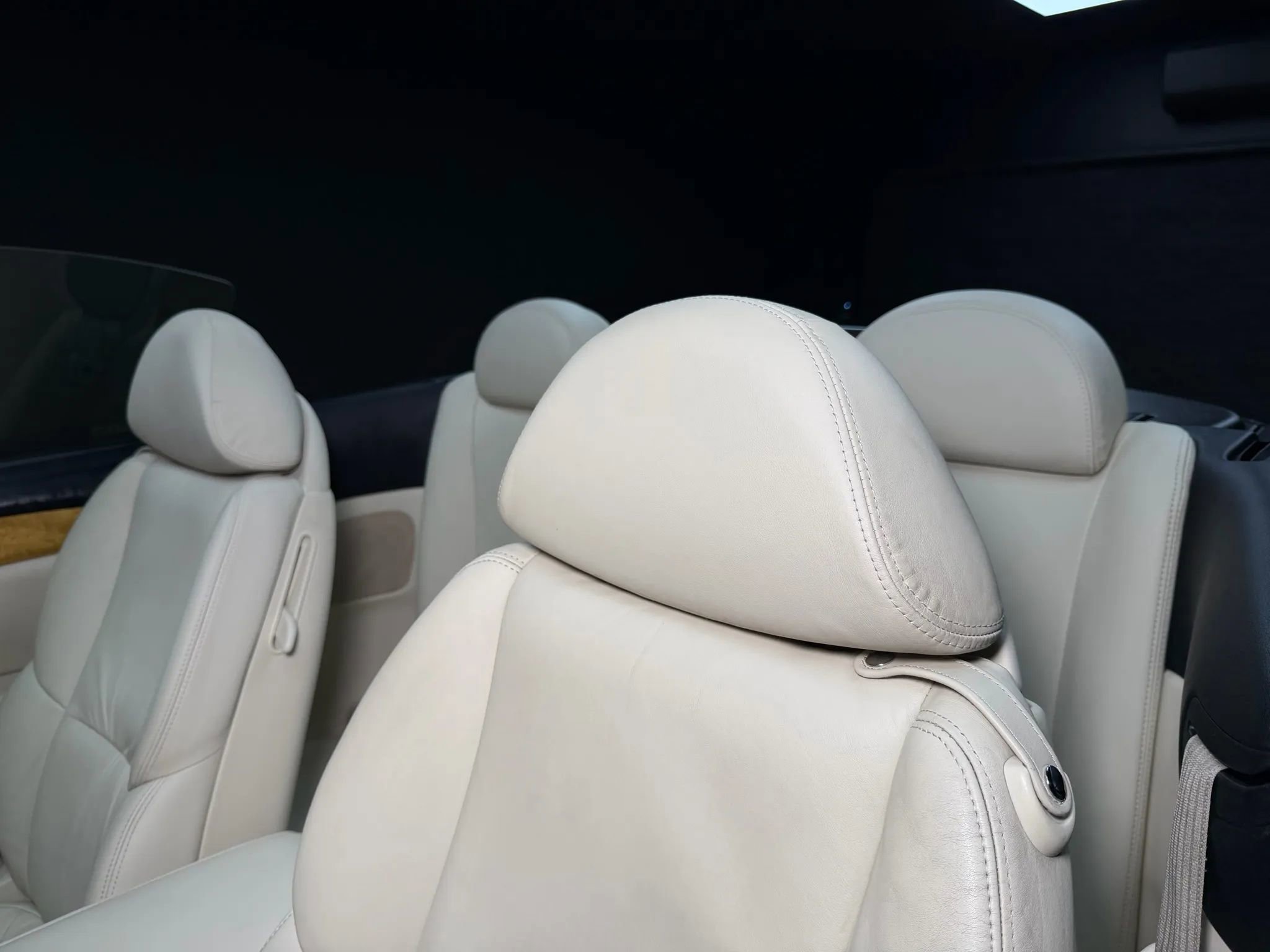 Used 2004 Lexus SC 430 Convertible image 26