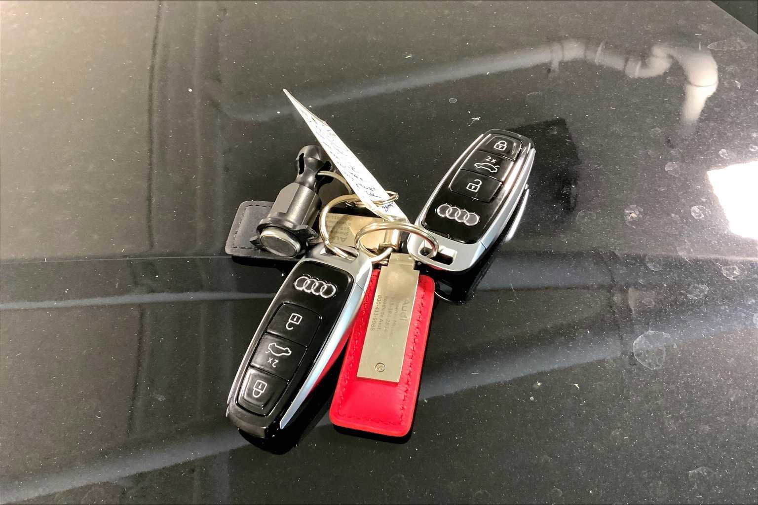 Used 2023 Audi Q8 Prestige image 14