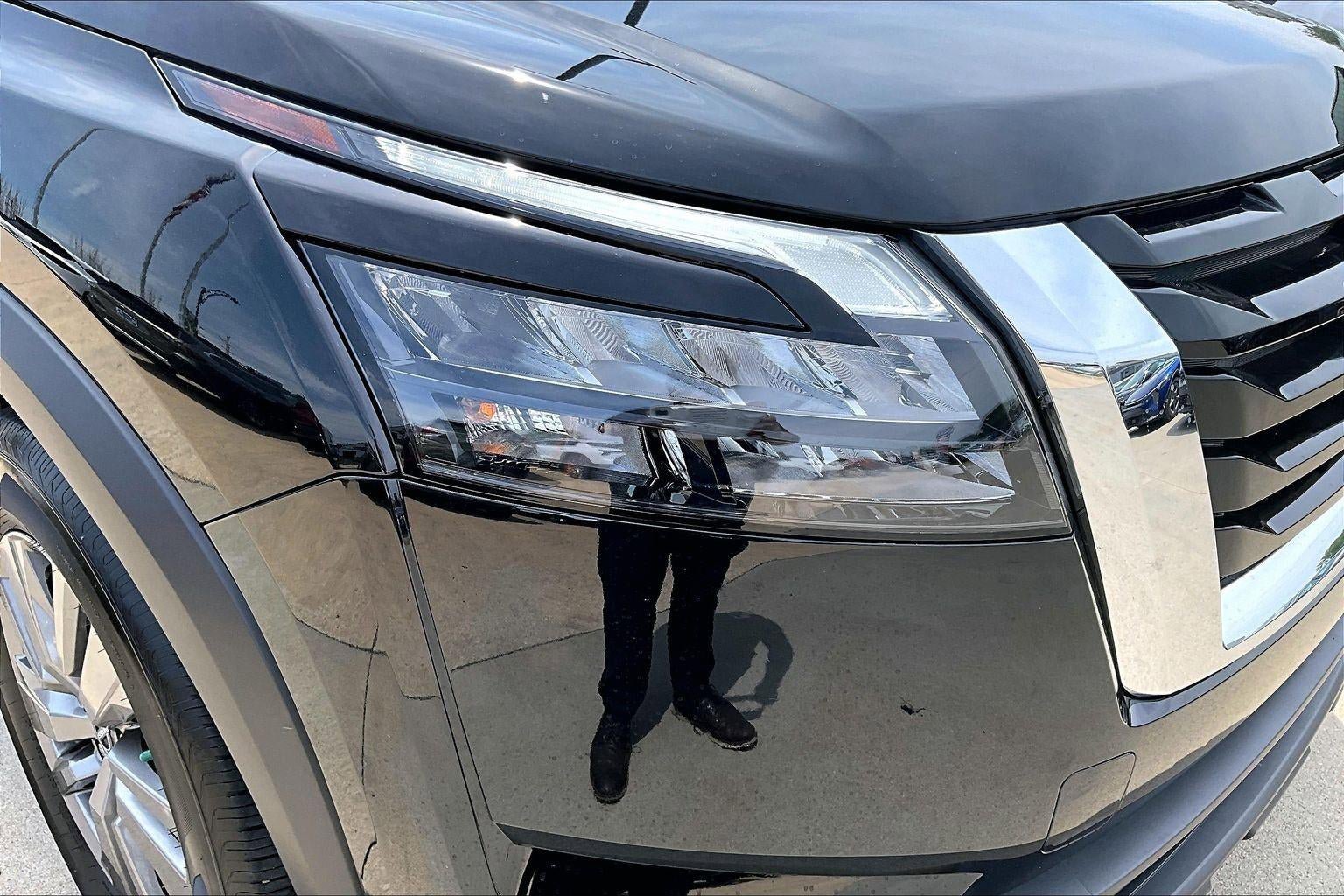 Used 2025 Nissan Pathfinder S AWD/4WD image 33
