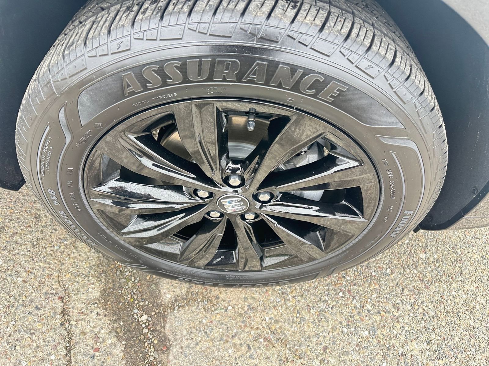 Used 2025 Buick Envista Sport Touring image 30