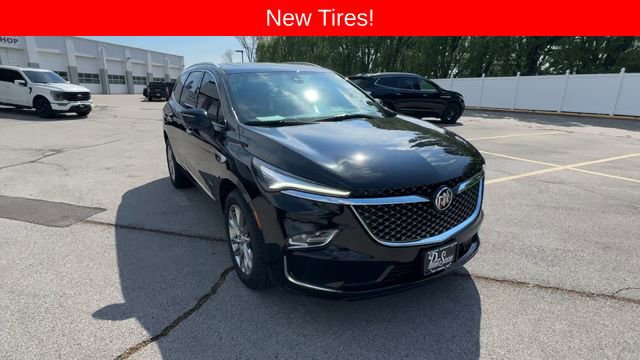 Used 2024 Buick Enclave Avenir w/ Avenir Technology Package image 4