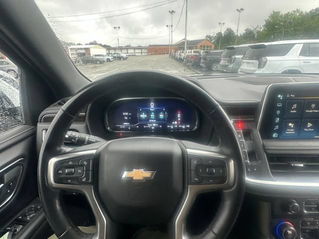 Used 2023 Chevrolet Suburban Premier AWD/4WD image 16
