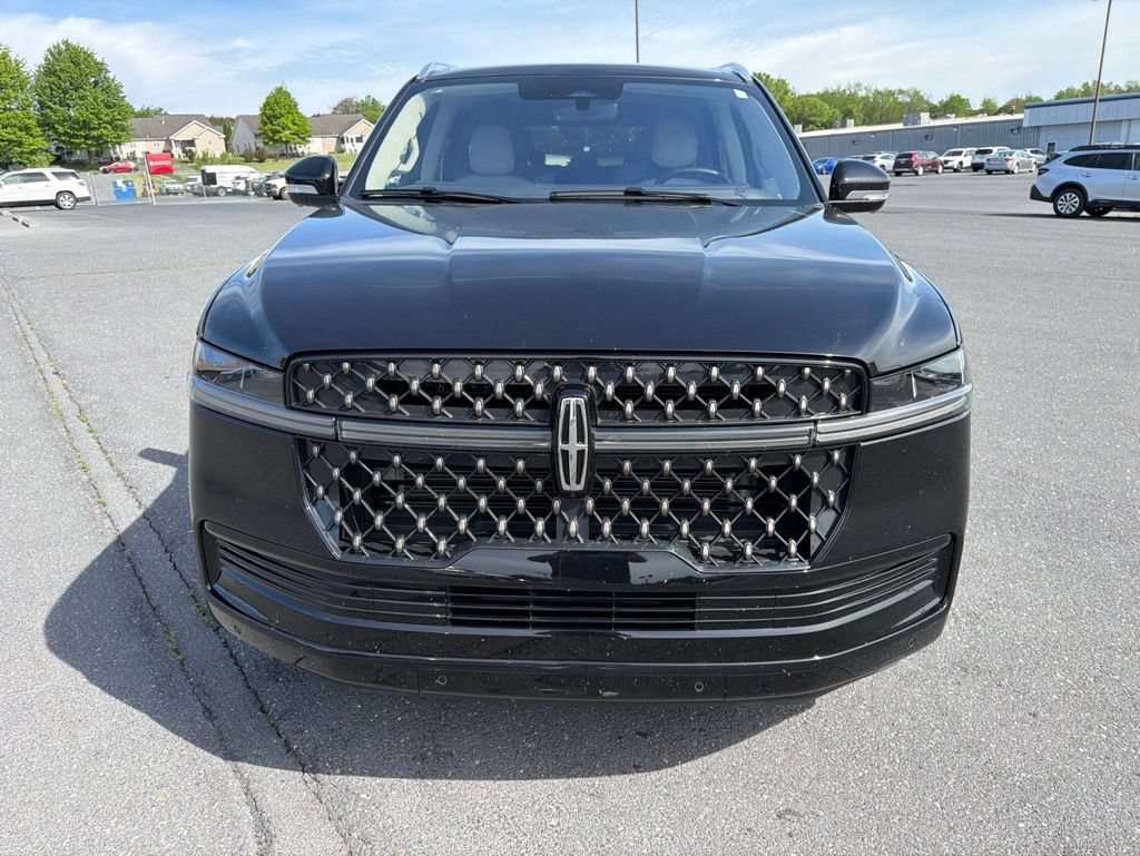 Certified 2025 Lincoln Navigator L Black Label AWD/4WD image 8