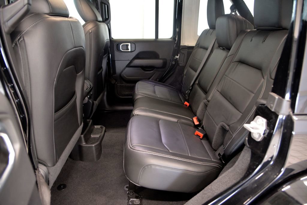 Used 2021 Jeep Wrangler Unlimited Sahara image 28