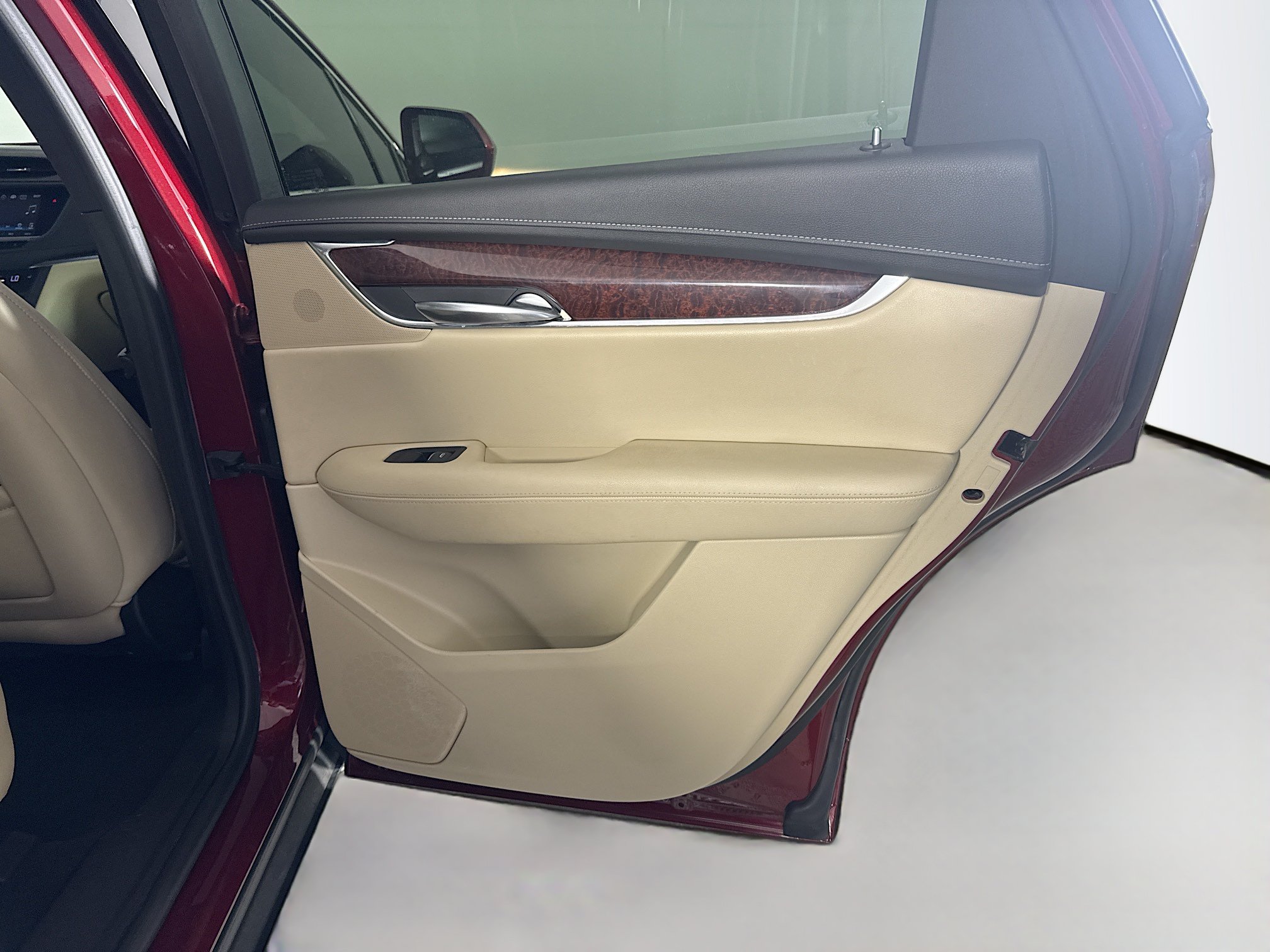 Used 2018 Cadillac XT5 Luxury FWD image 28