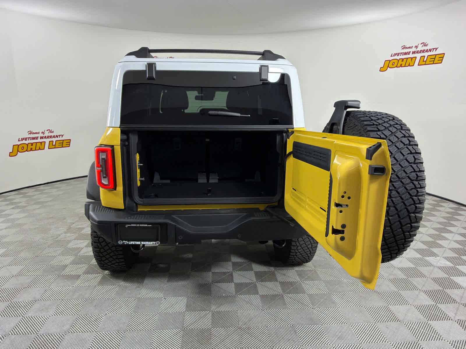 Used 2024 Ford Bronco Heritage Edition AWD/4WD image 5