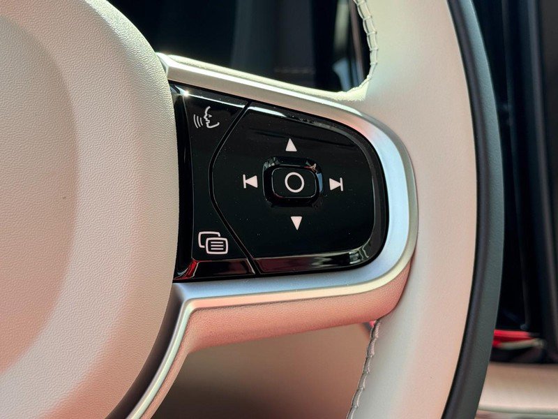 New 2026 Volvo XC60 B5 Ultra w/ Climate Package image 13